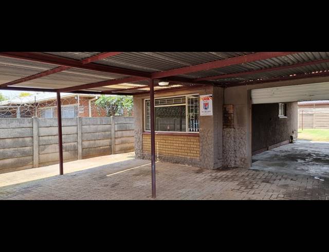 3 BEDROOM HOUSE FOR SALE IN VANDERBIJLPARK CE 2